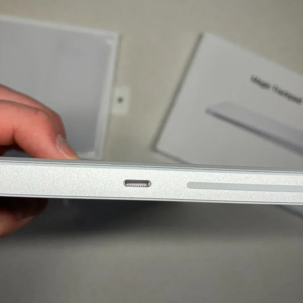 Beautiful Apple Magic Trackpad 2 (A1535) - MK2D3AM/A (Lightning Port)